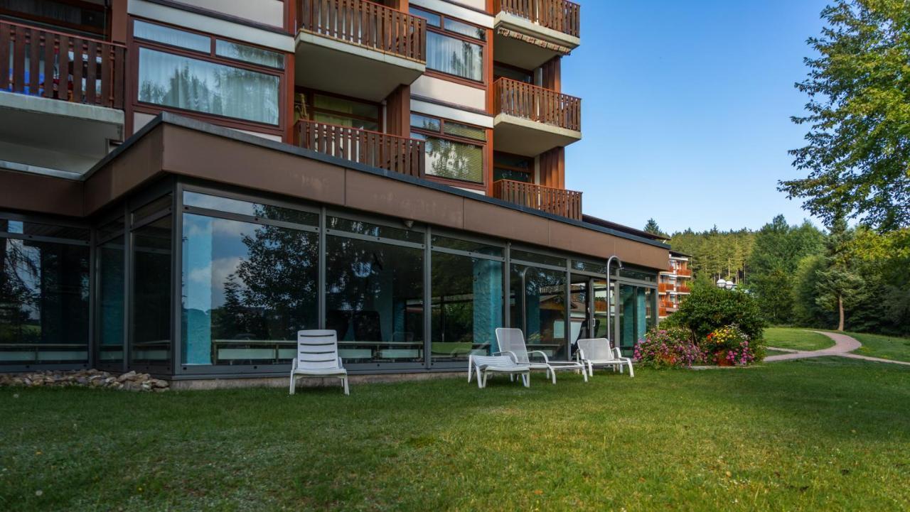 Ferienwohnung Am Schluchsee Mit Balkon & Pool Bagian luar foto